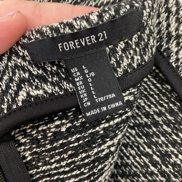 Forever 21 • Woven Knit High Waisted Hot Shorts - Picture 6 of 10